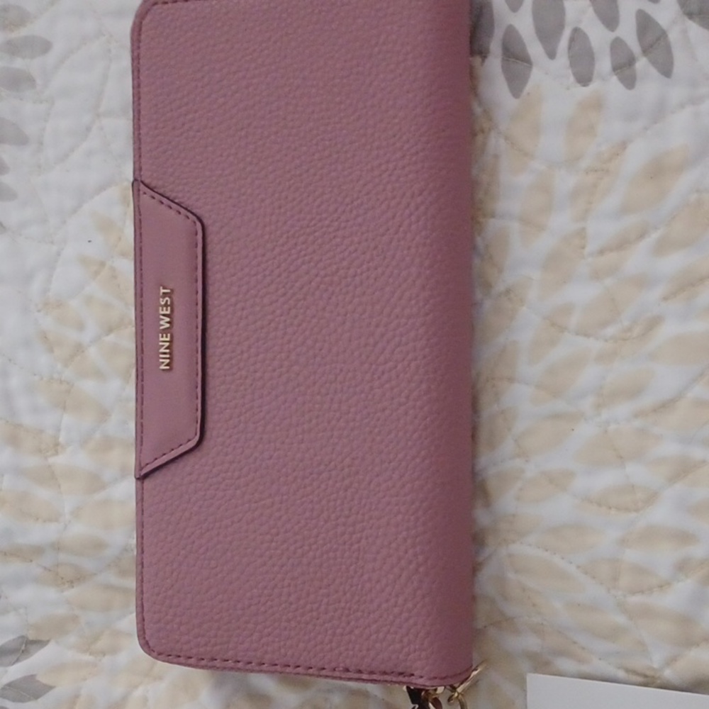 A beautiful  brand new Nine West wallet.